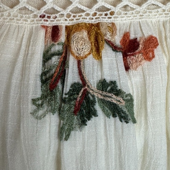 Anthropologie Fig and Flower Floral Embroidered
Top boho size M babydoll - Picture 8 of 10